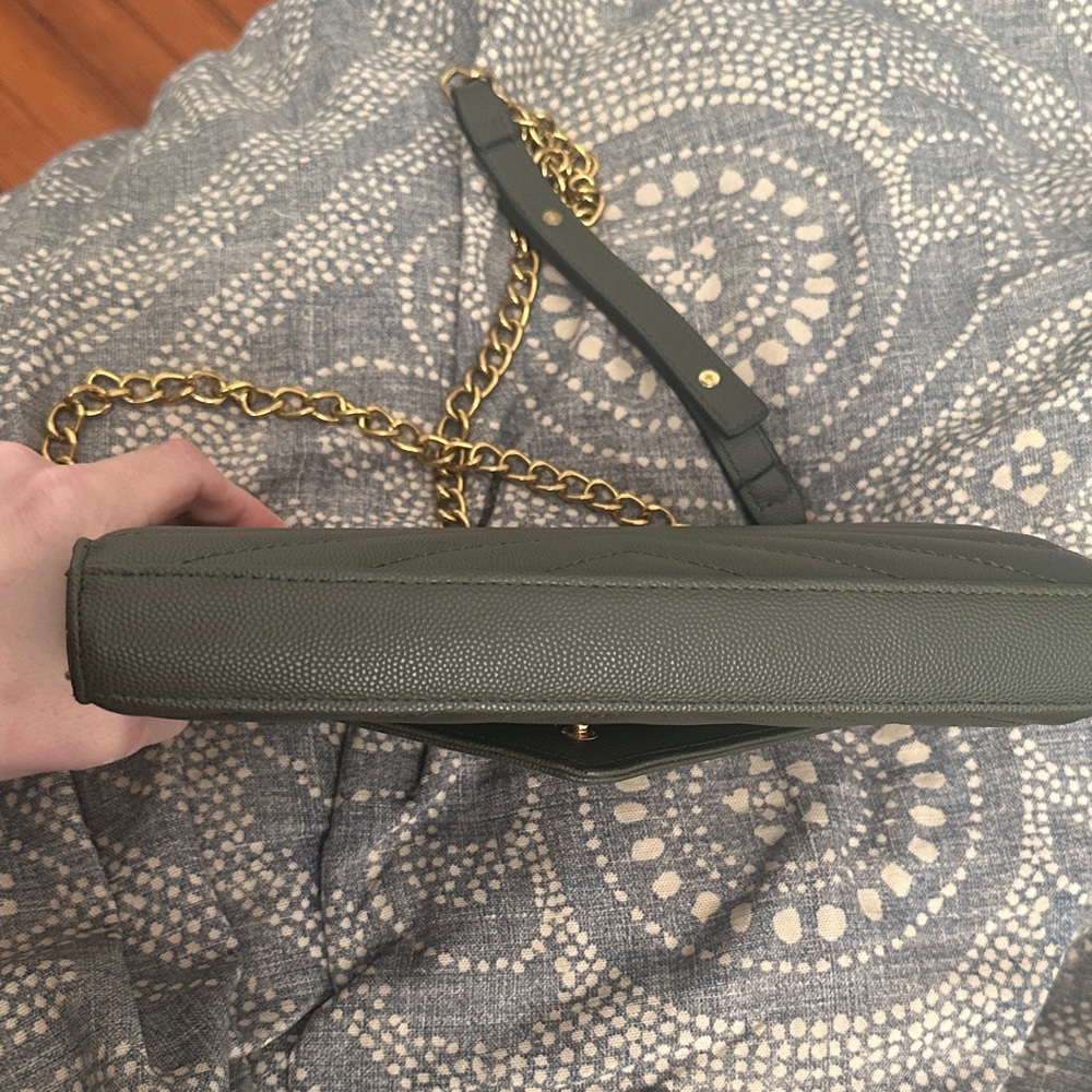 Army / medium Green Quilted Crossbody Bag - Picture 11 of 12